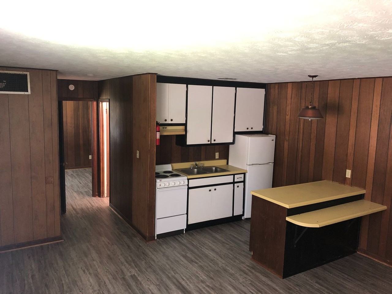 607 College St, SW - Photo 3 of 6