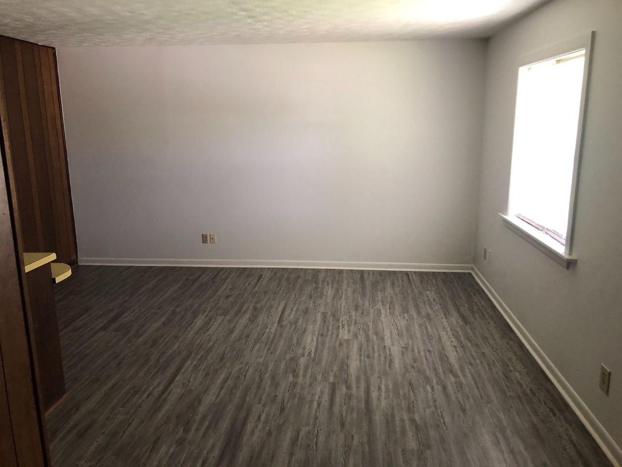 607 College St, SW - Photo 4 of 6