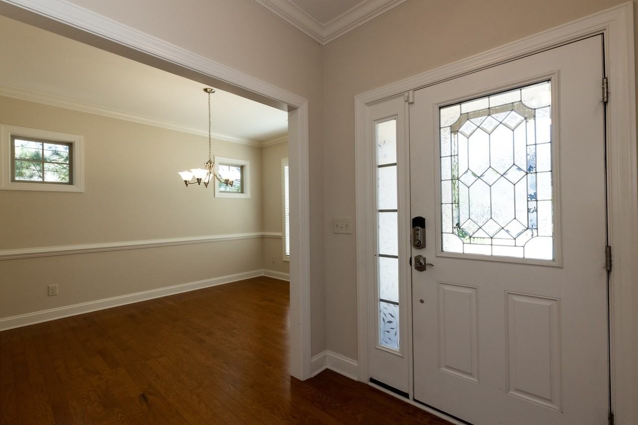 4020 Vallonia Dr - Photo 3 of 32