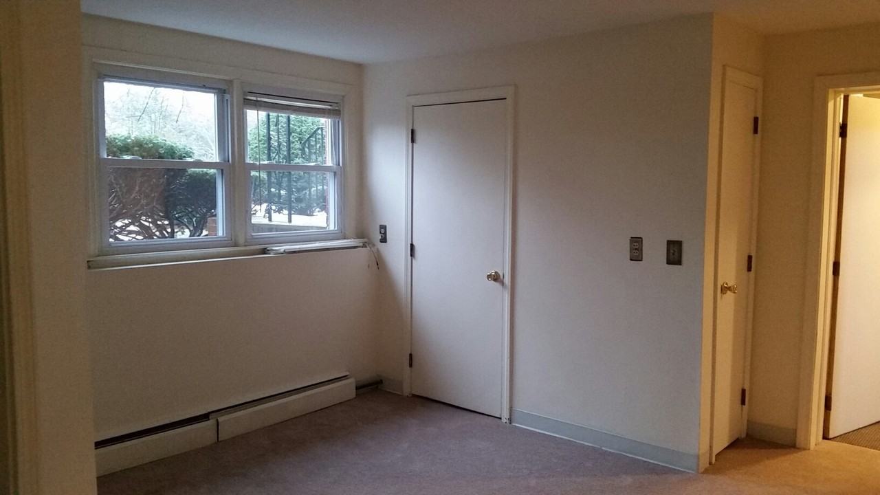 Hudson Gardens - Photo 2 of 24