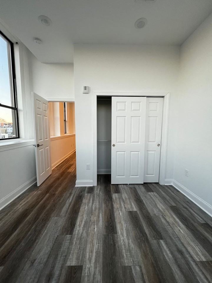 6800 Market Residential - Photo 4 of 8