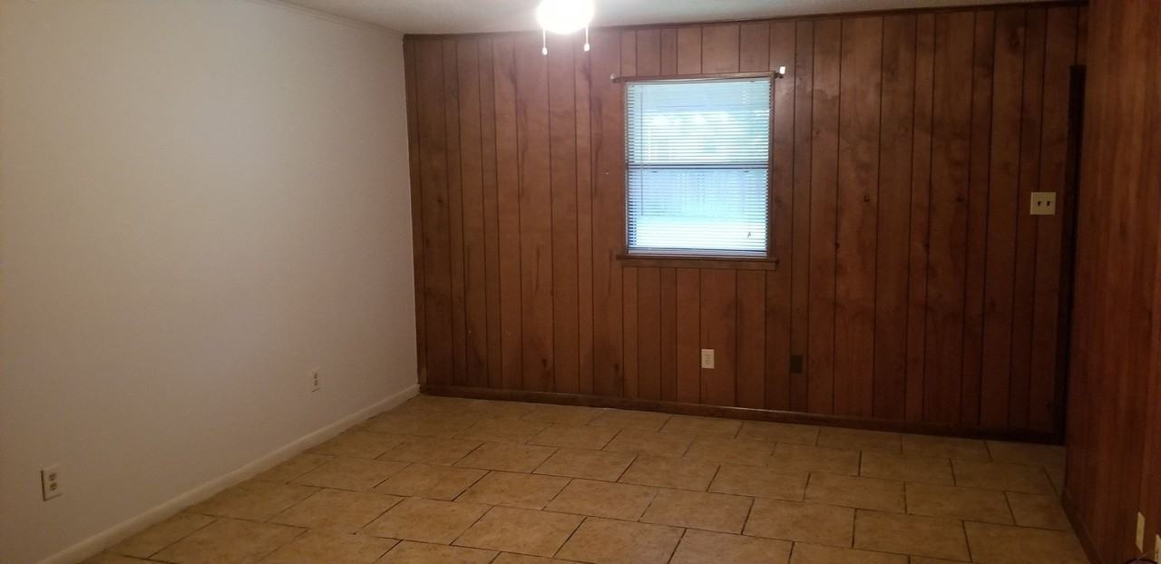 1515 Pine Drive - Photo 2 of 9