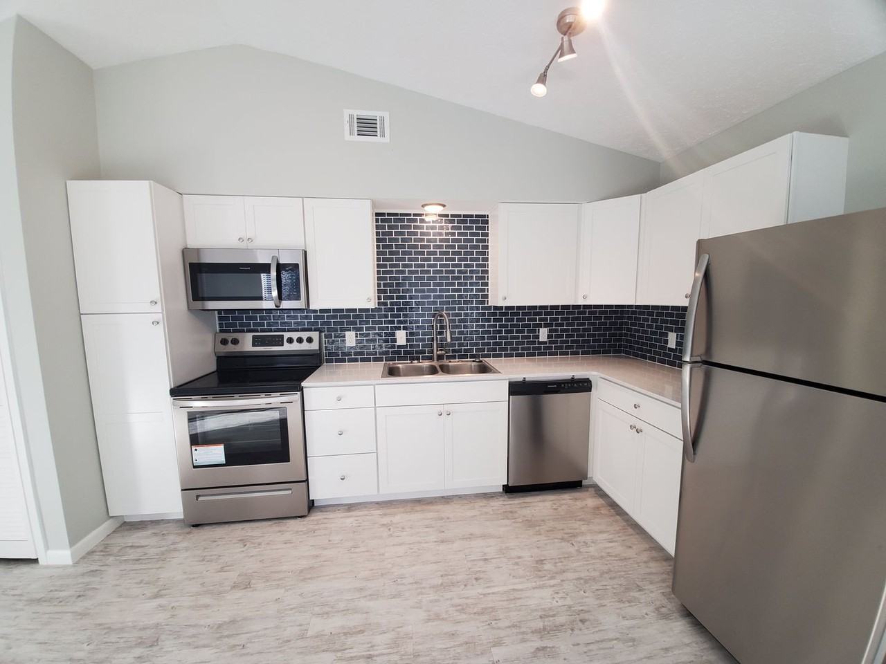 5417 Lagoon Way - Photo 2 of 17