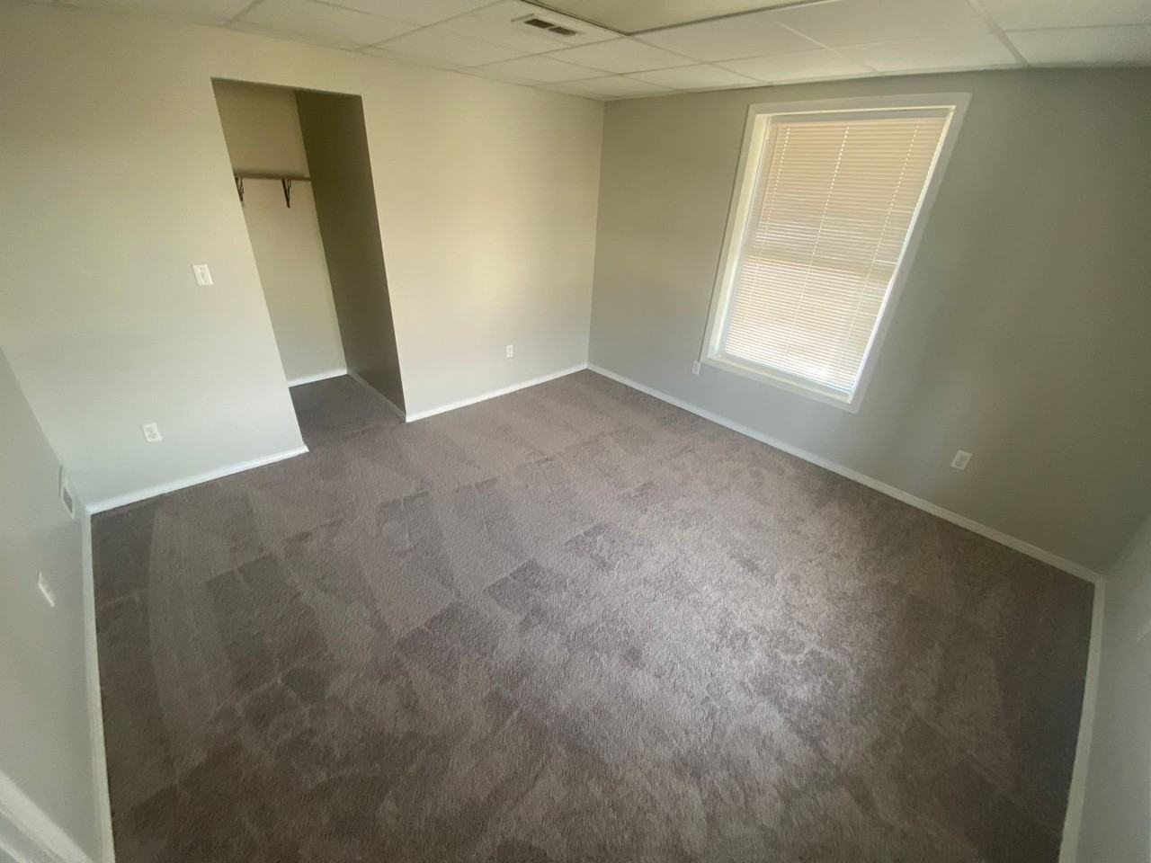 1016 15th Street SE - Photo 2 of 7