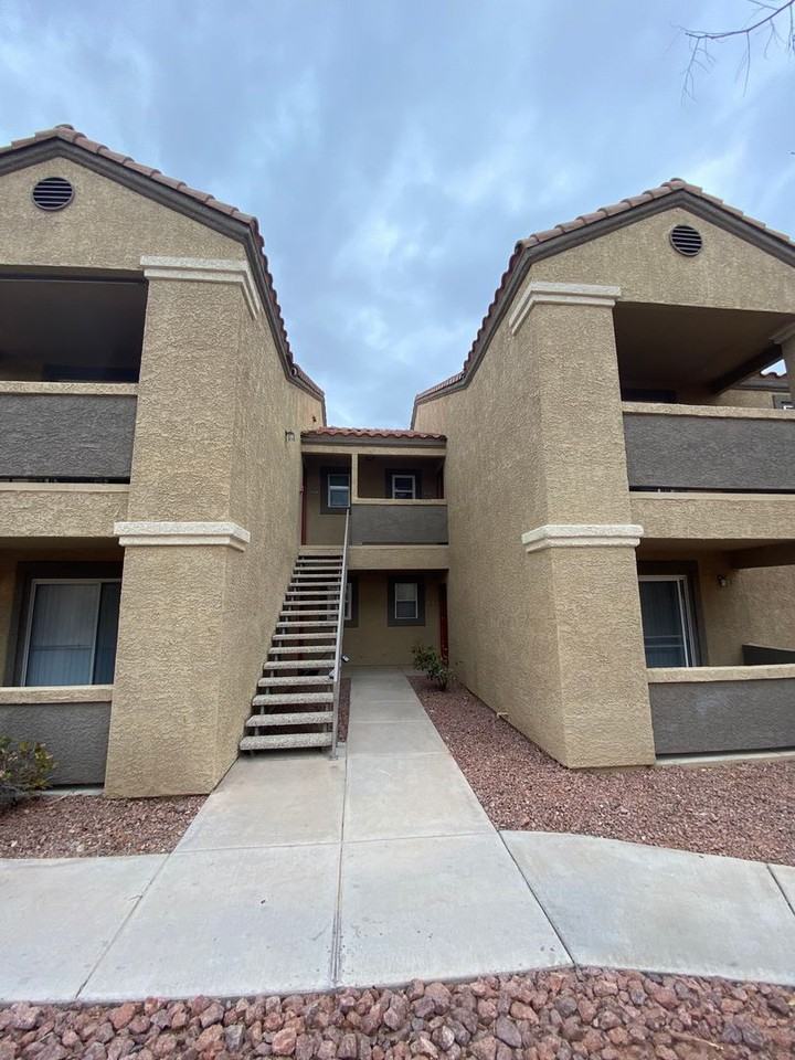 2300 E Silverado Ranch Blvd #2032