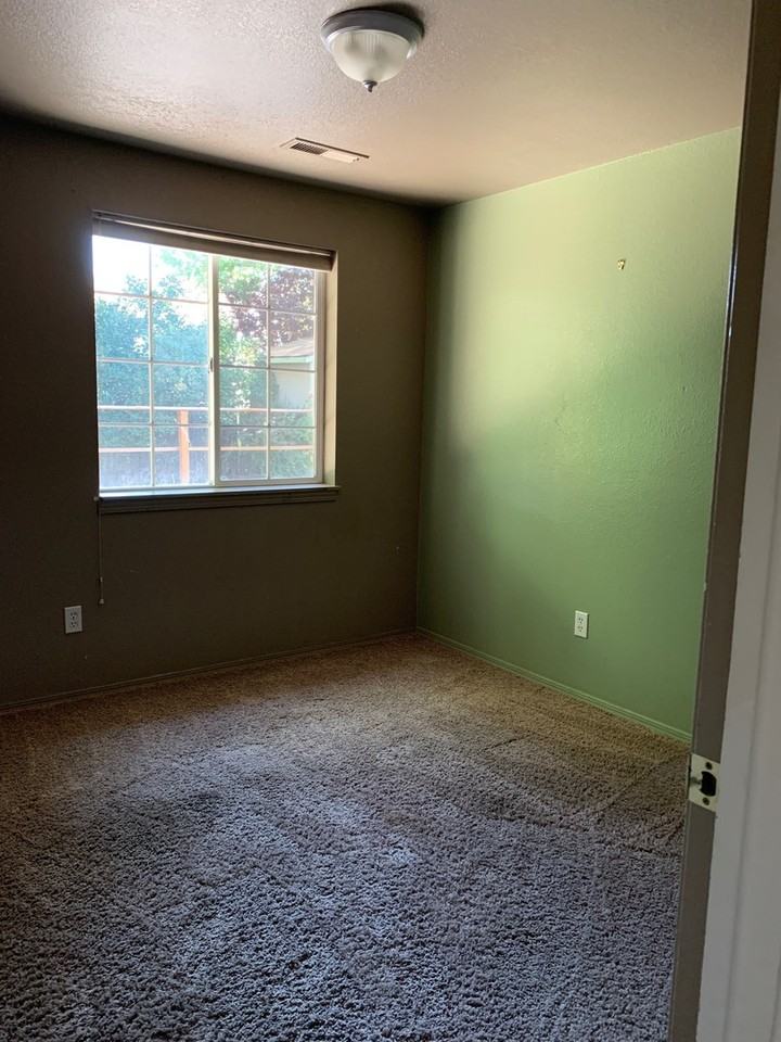 5709 Bartlett Ave - Photo 6 of 10