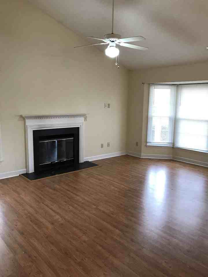 4308 Bridgeport Dr - Photo 2 of 16