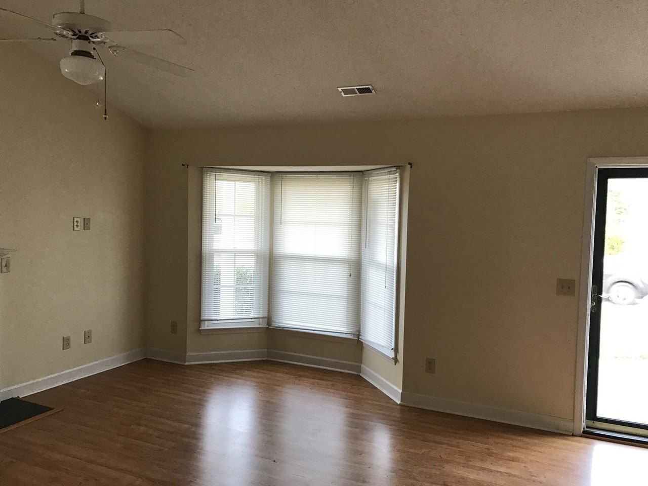 4308 Bridgeport Dr - Photo 3 of 16