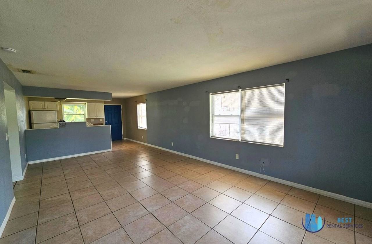 2527 Burns St - Photo 3 of 16