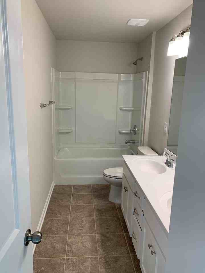 17212 Snug Harbor Rd - Photo 2 of 37