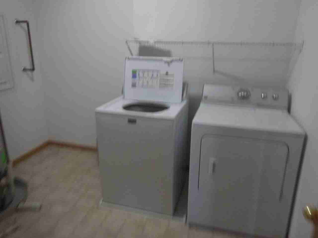 733 Willow Glen Dr - Photo 3 of 7