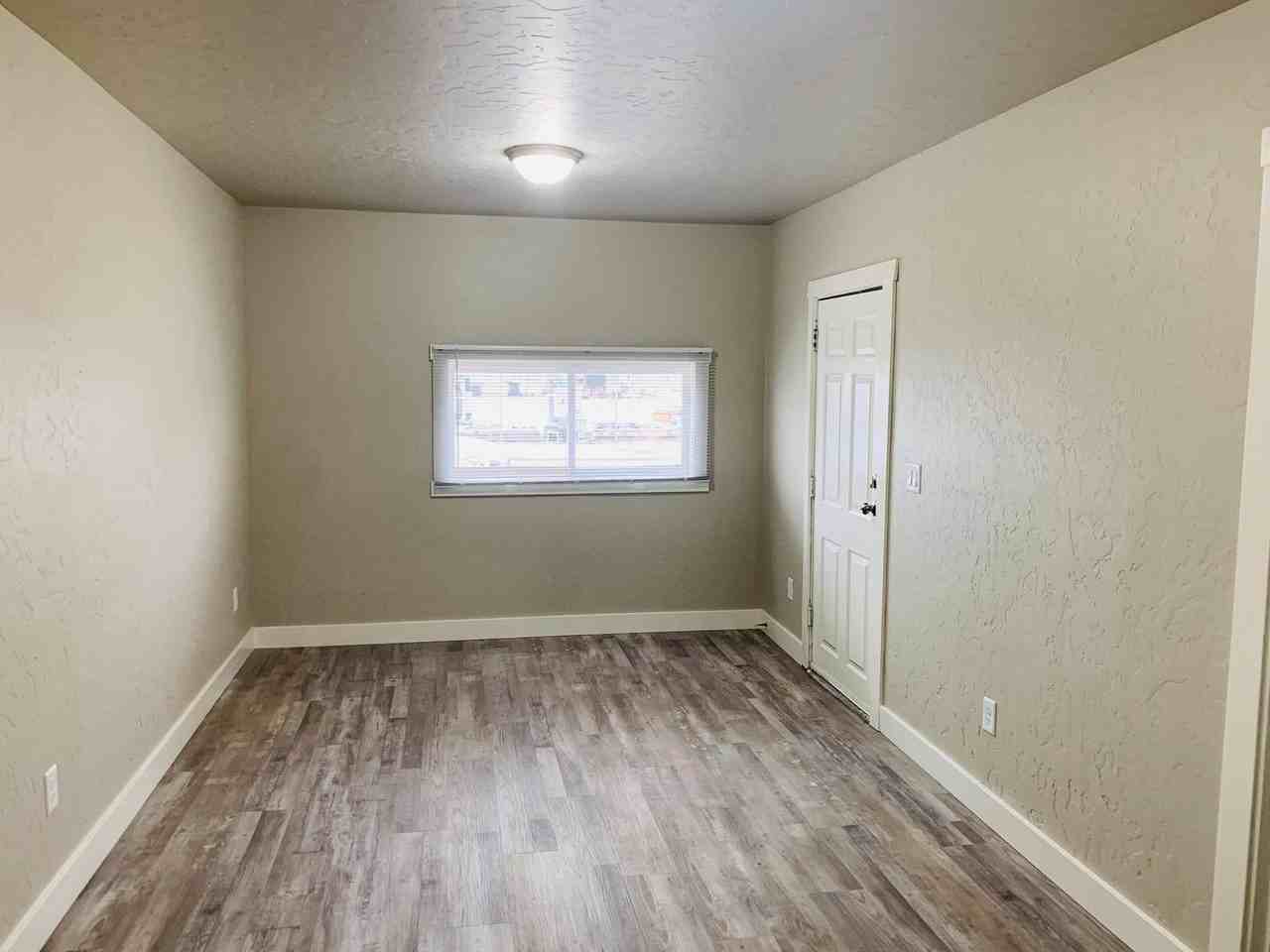 1210 1st St N - Photo 2 of 10