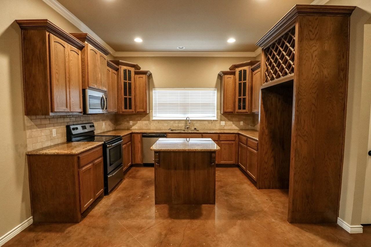 3020 Stallion Dr - Photo 2 of 20