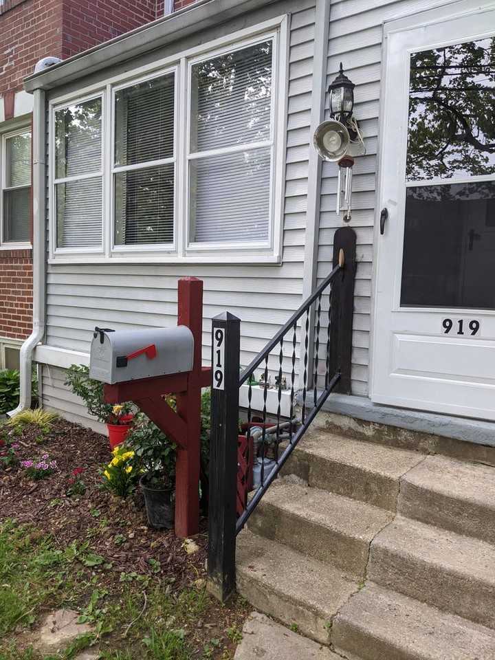 919 Baltimore Ave - Photo 2 of 9