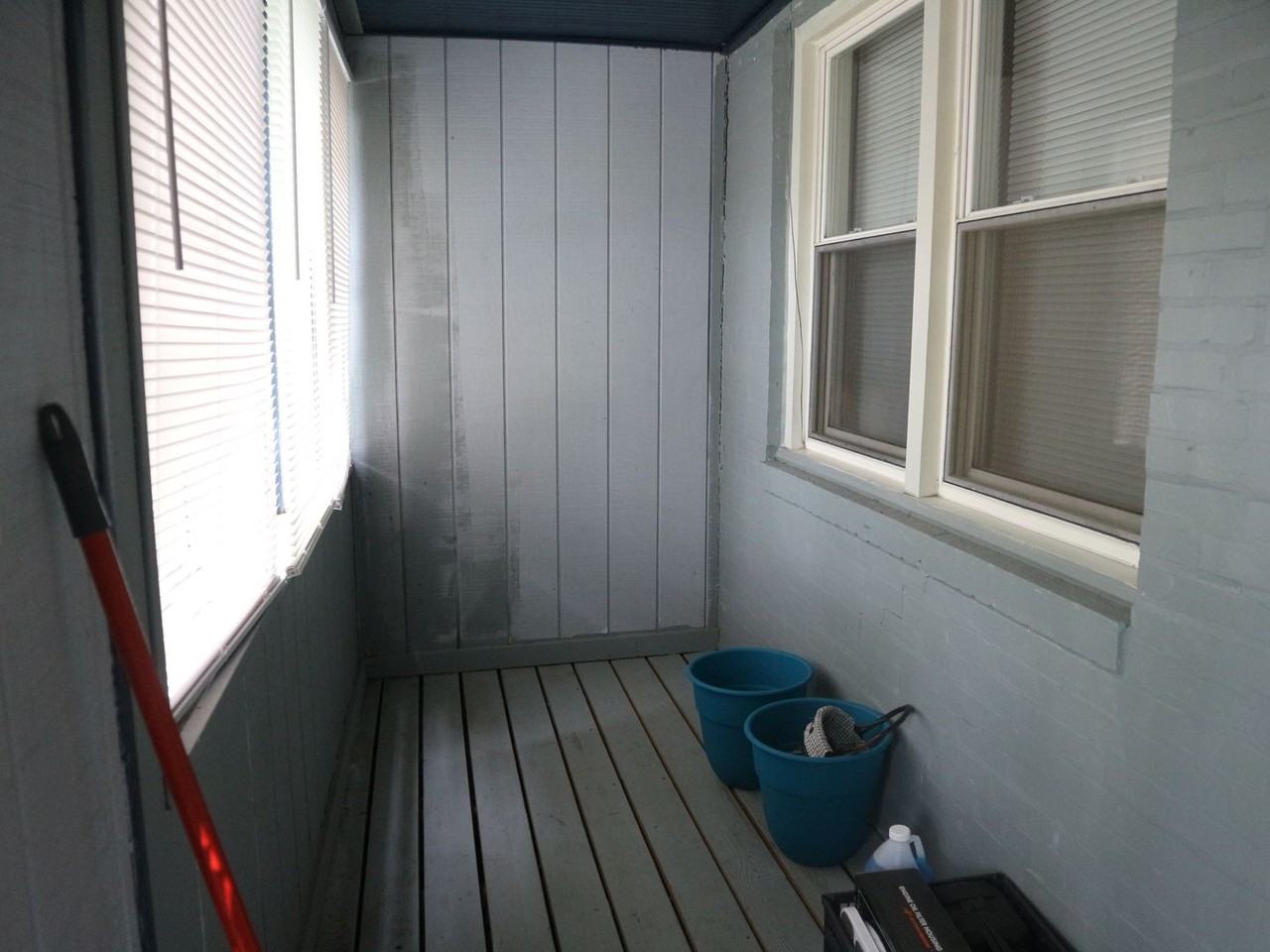 919 Baltimore Ave - Photo 3 of 9