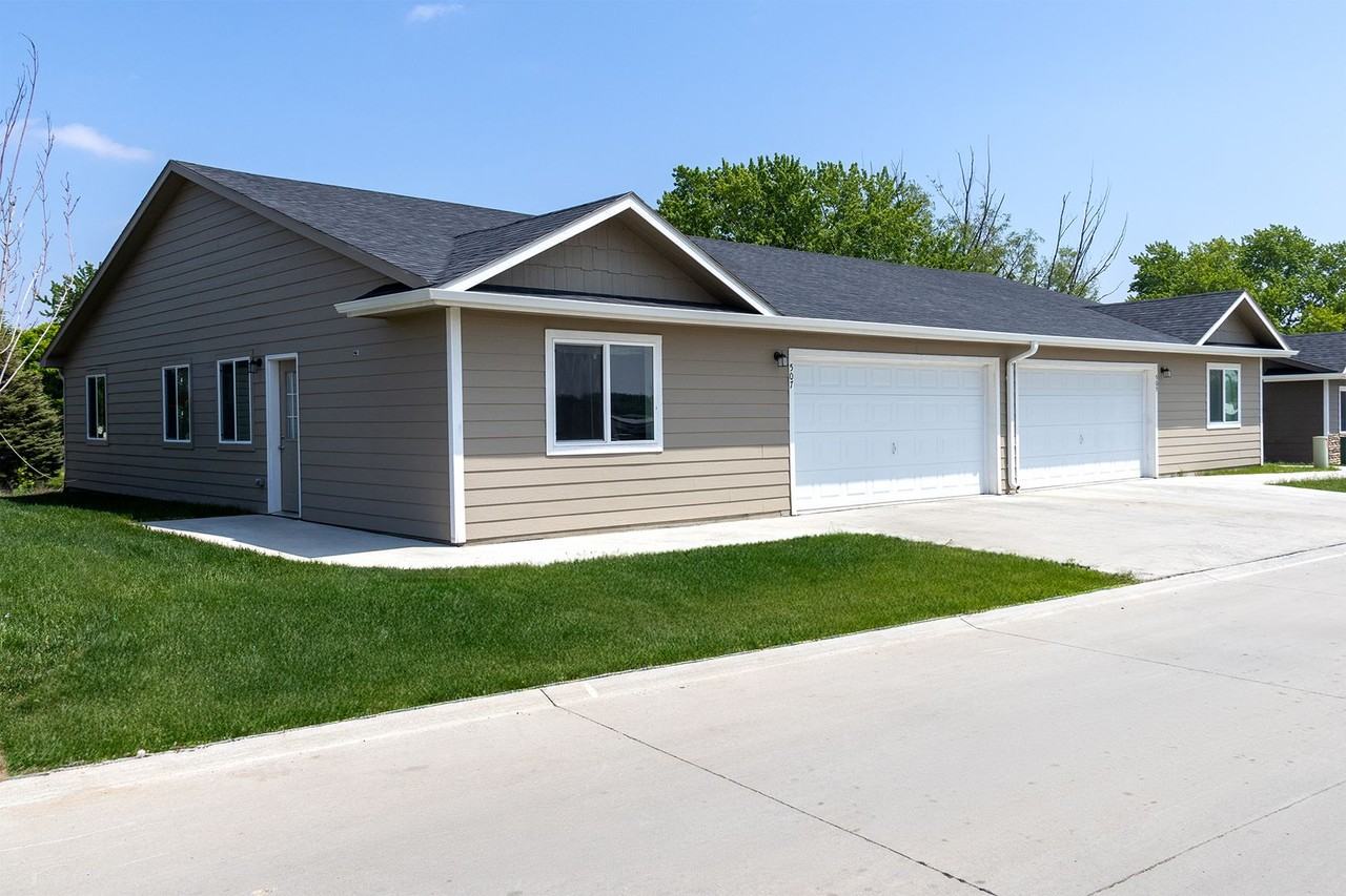 Sunrise Pointe by Kading - Photo 2 of 18