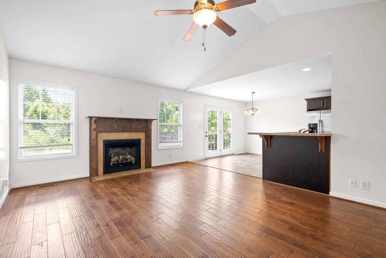 1052 Ishee Dr - Photo 5 of 28