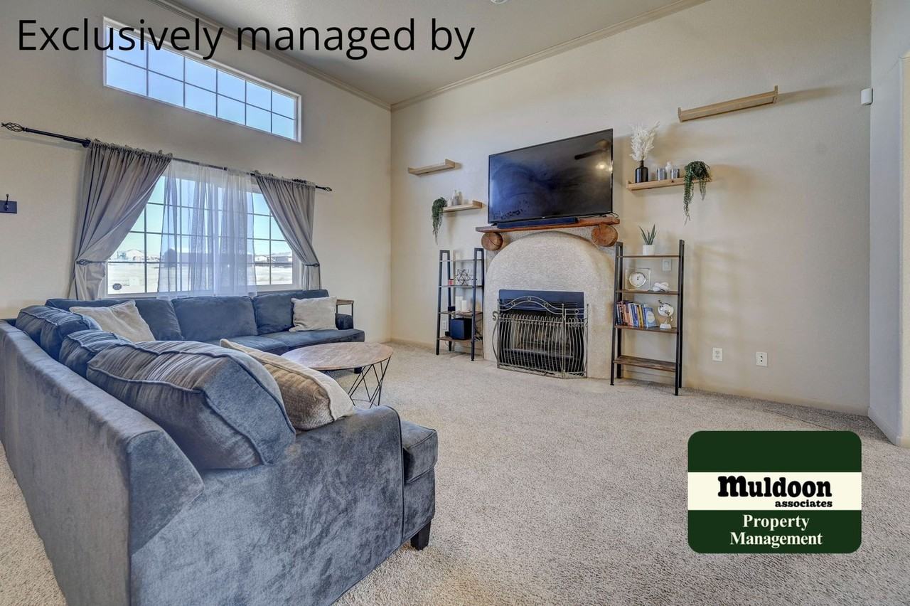 1470 1470 N Purcell Blvd - Photo 2 of 12