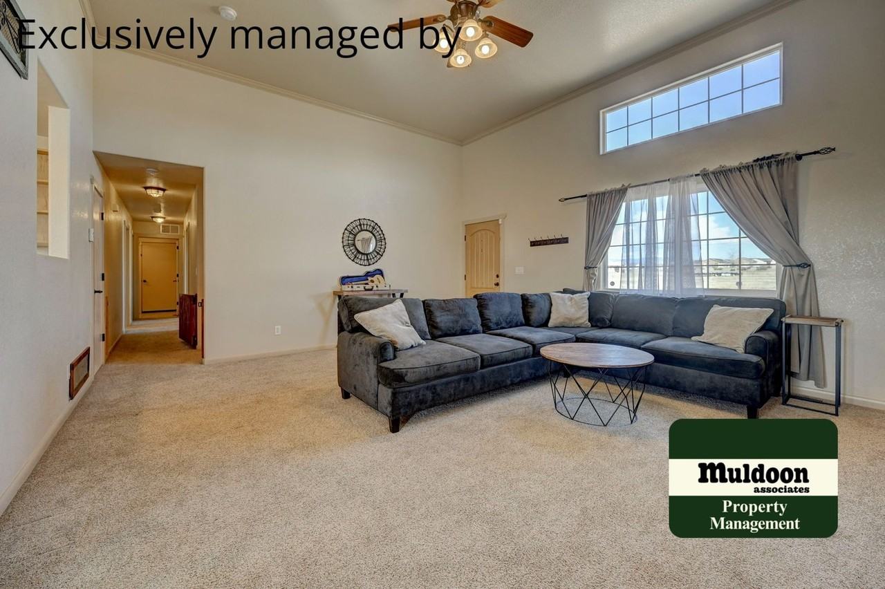 1470 1470 N Purcell Blvd - Photo 5 of 12