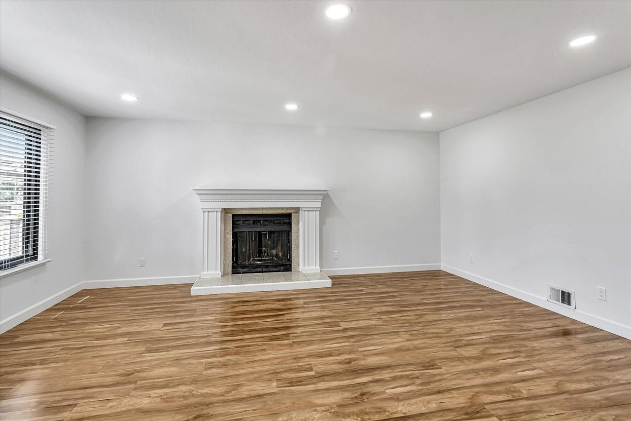 1680 Chestnut St - Photo 5 of 36