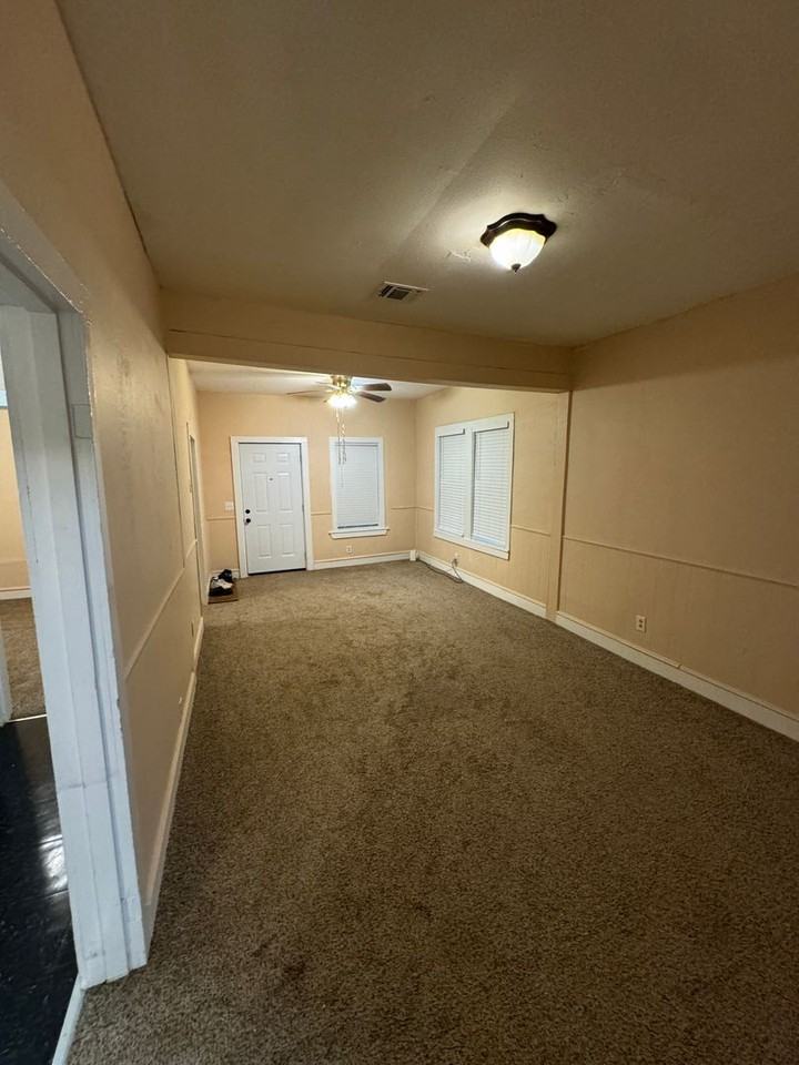 1340 Lincoln St - Photo 3 of 12