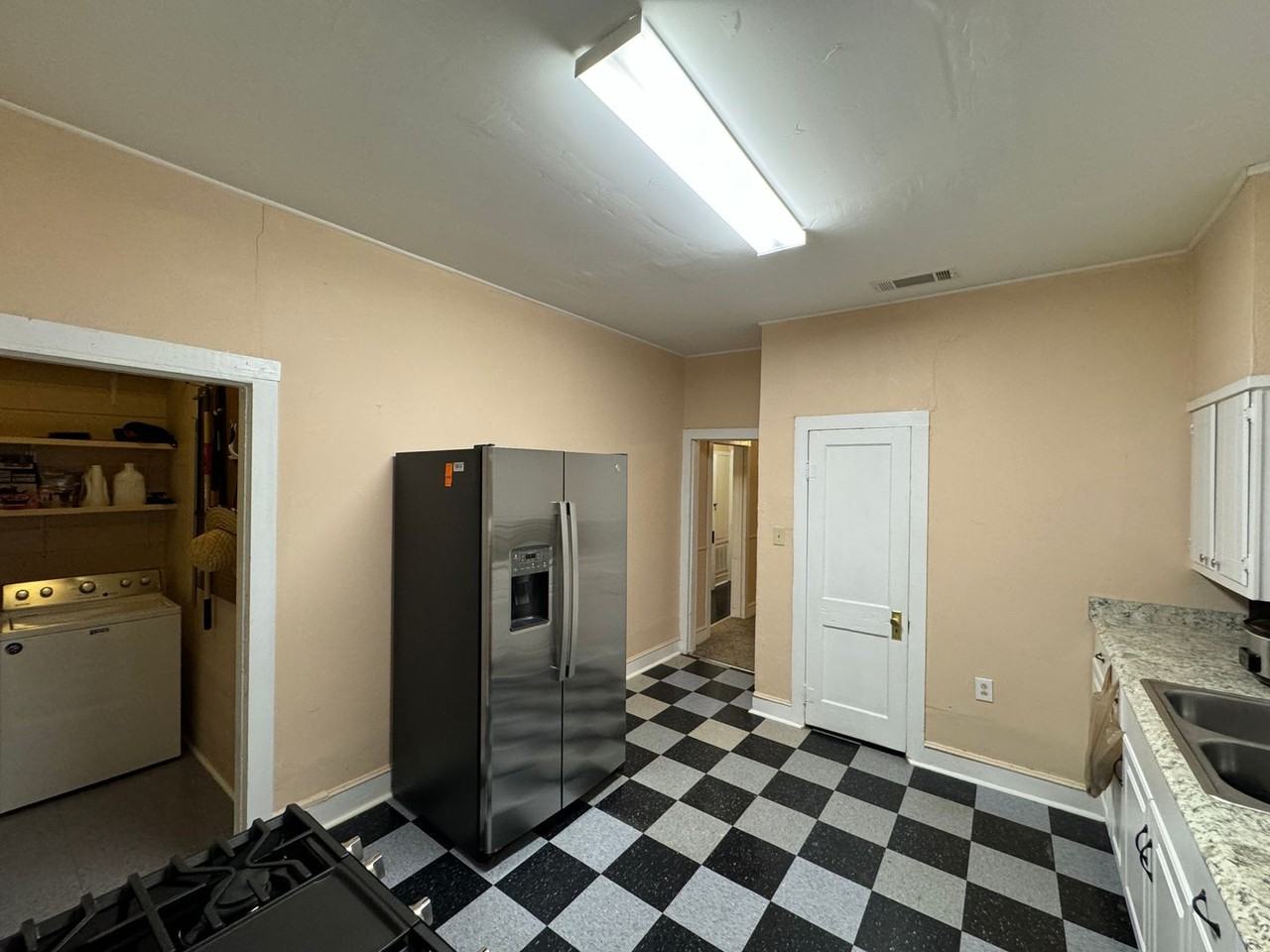 1340 Lincoln St - Photo 7 of 12