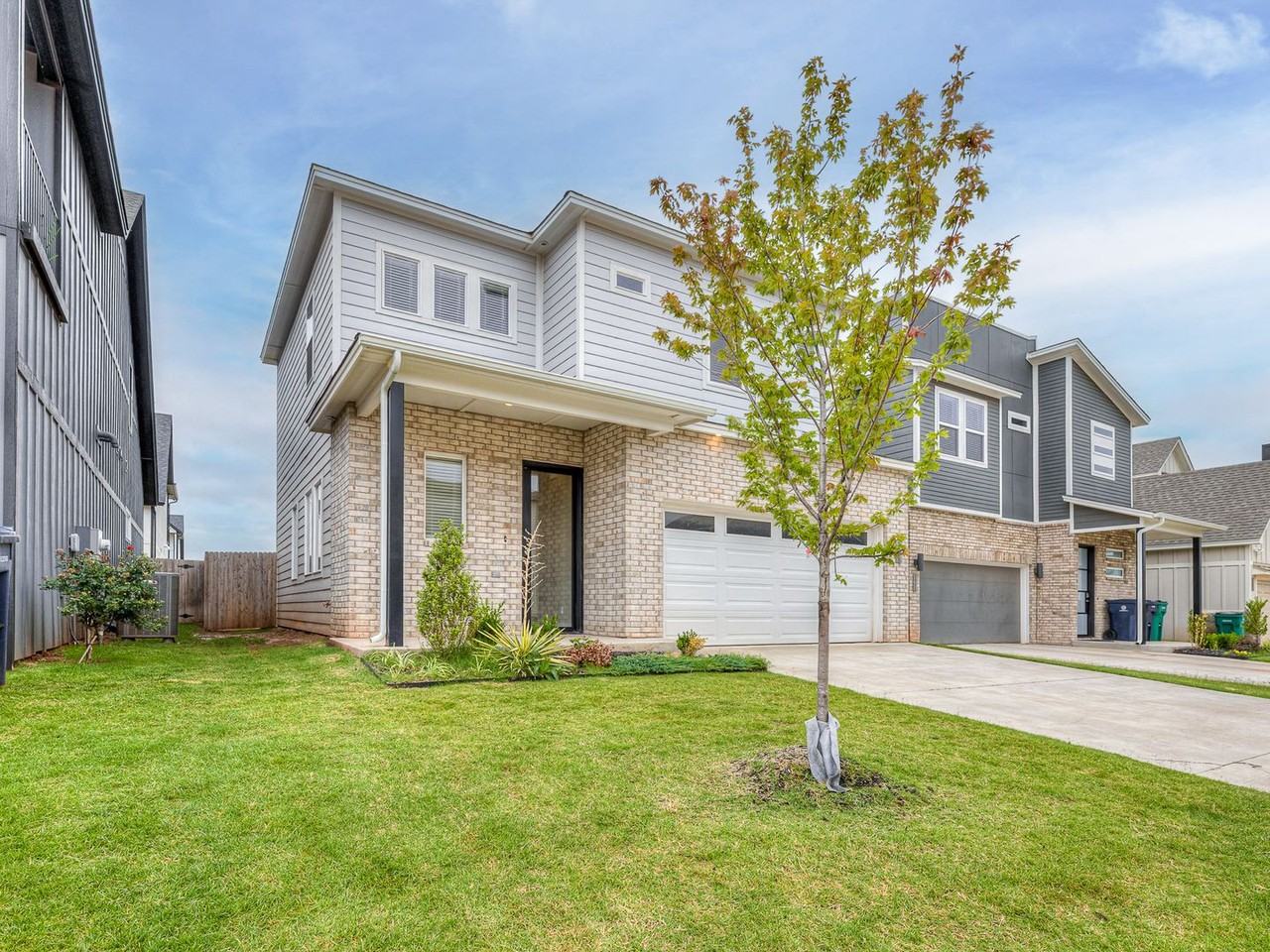 2545 Nw 129th St - Photo 2 of 42