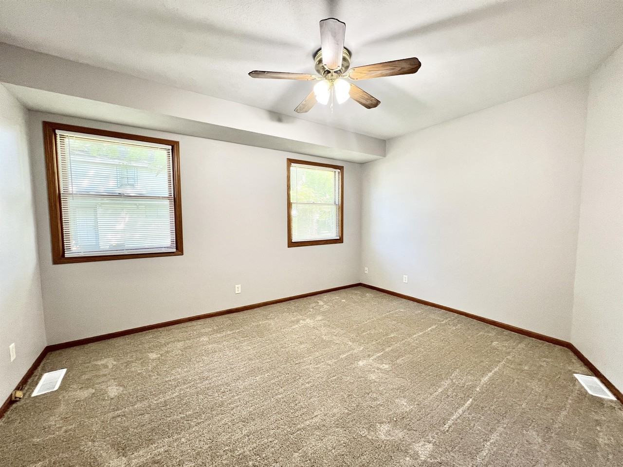 167 S Jackson St Lowr #1 - Photo 5 of 26