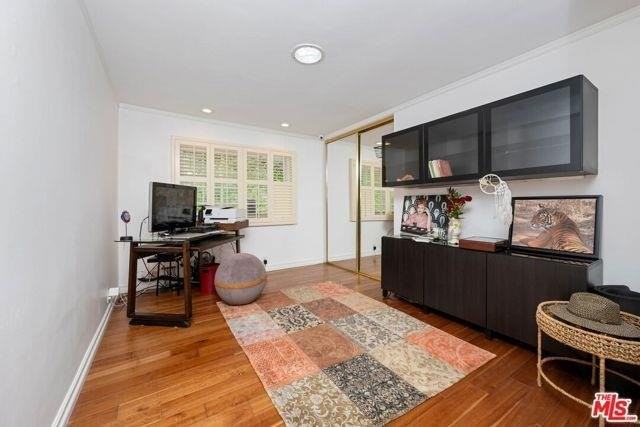 16582 Calneva Dr - Photo 2 of 8