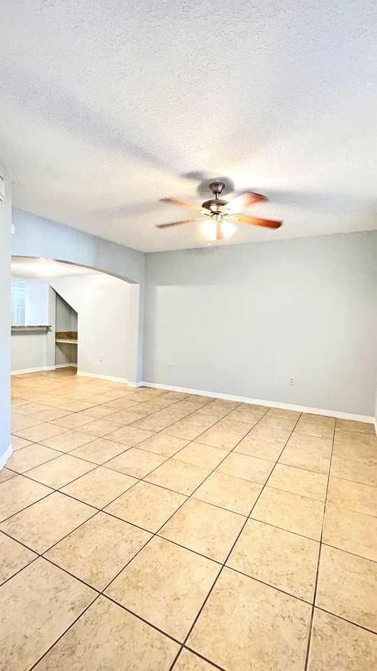 144 Sw Peacock Blvd #23-105 - Photo 3 of 50