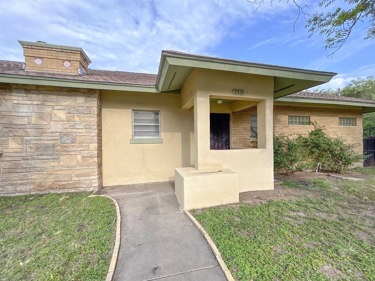 2311 N Malinche Ave - Photo 3 of 38