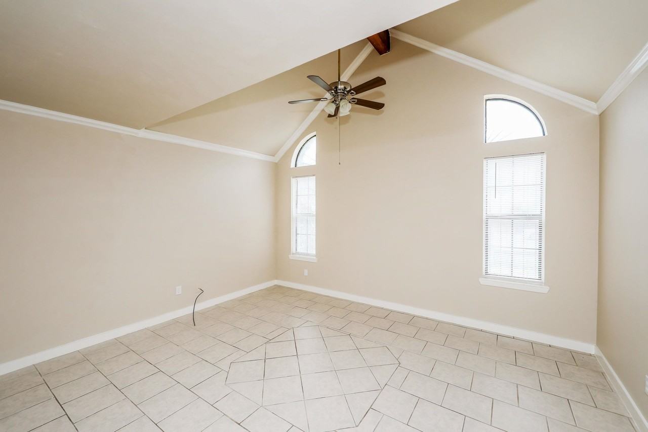 102 Prada Machin Dr - Photo 2 of 30