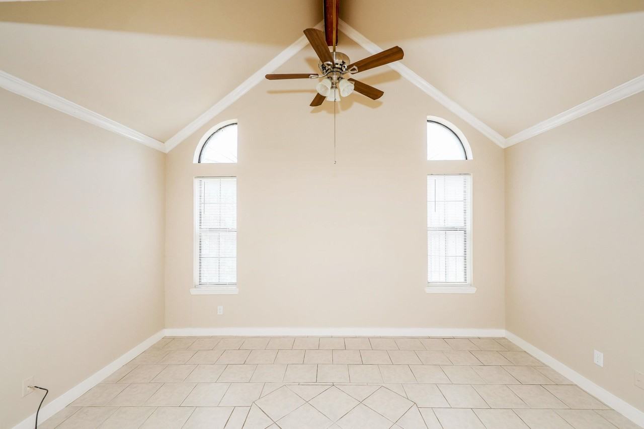 102 Prada Machin Dr - Photo 3 of 30