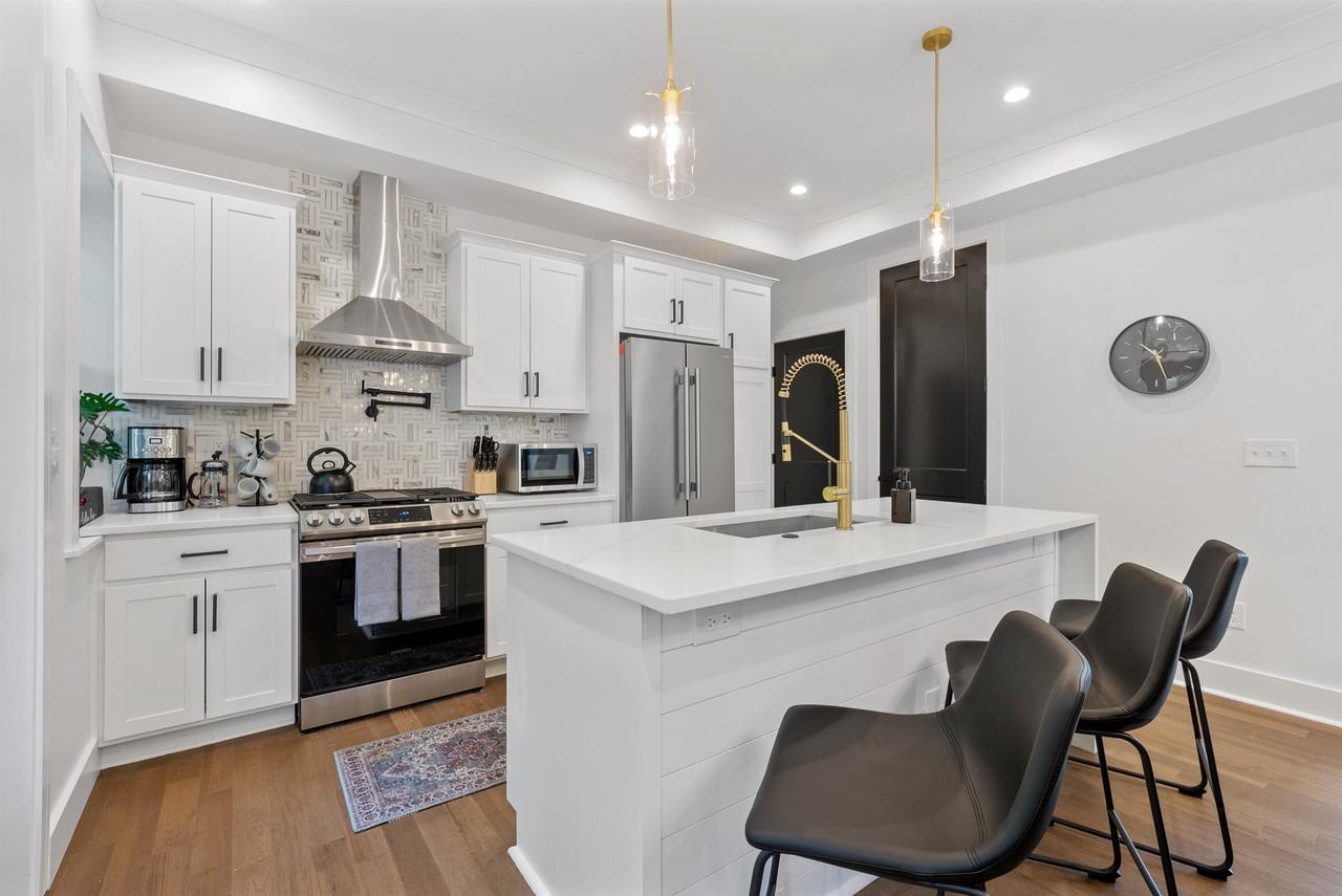 198 W 6th Ave #198