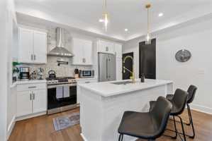 featured image of 198 W 6th Ave #198