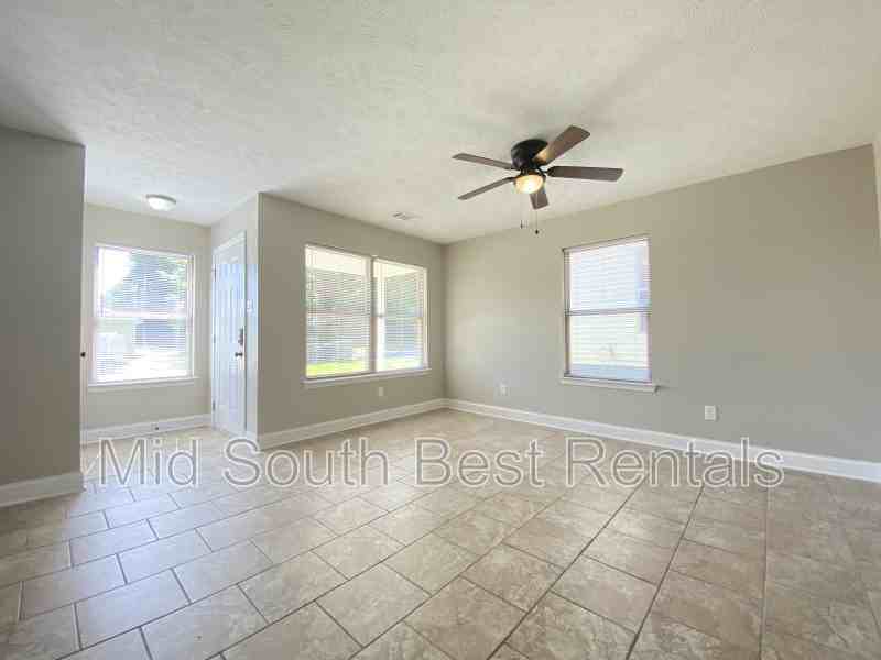 312 Bellewood Ln #A - Photo 3 of 15