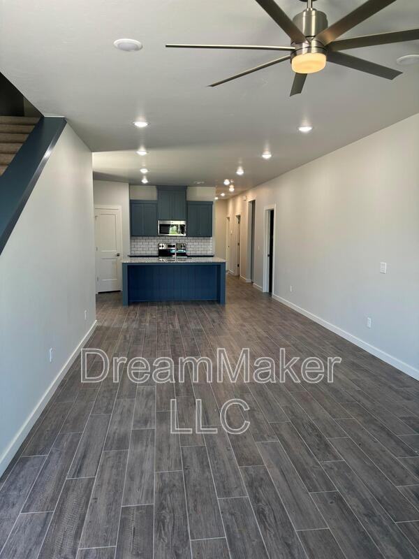 1020 Varenna Ln - Photo 3 of 11