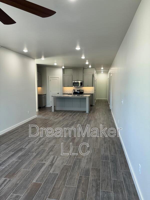 1024 Varenna Ln - Photo 2 of 8