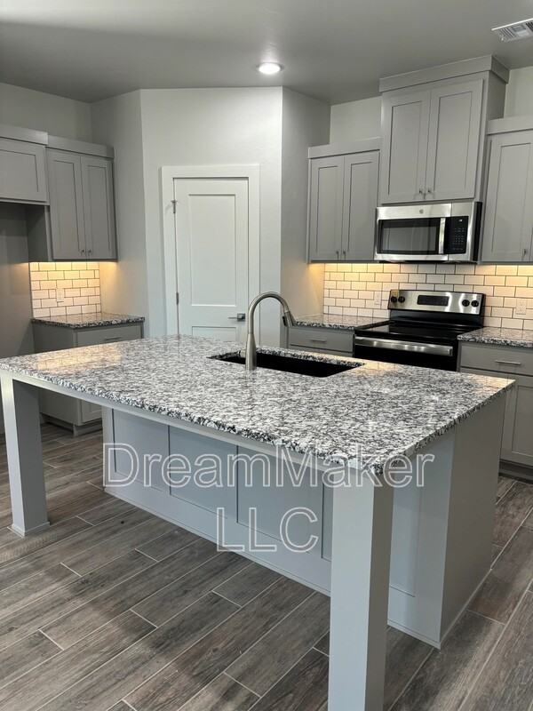 1024 Varenna Ln - Photo 3 of 8