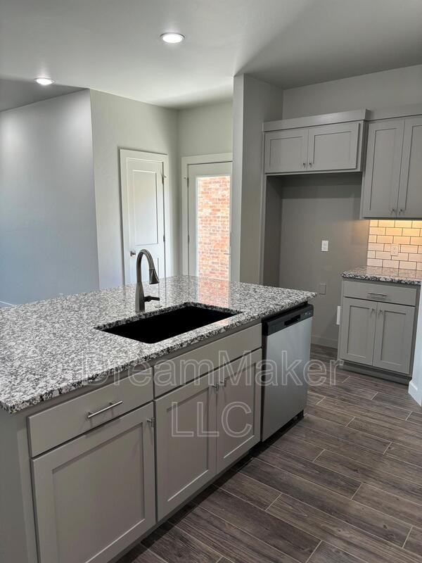 1024 Varenna Ln - Photo 4 of 8