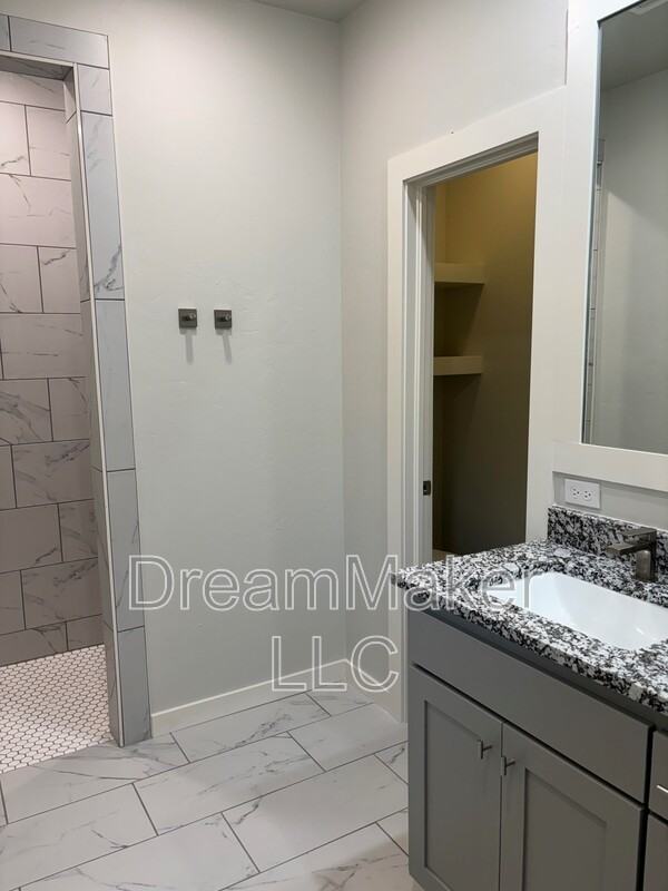 1024 Varenna Ln - Photo 7 of 8