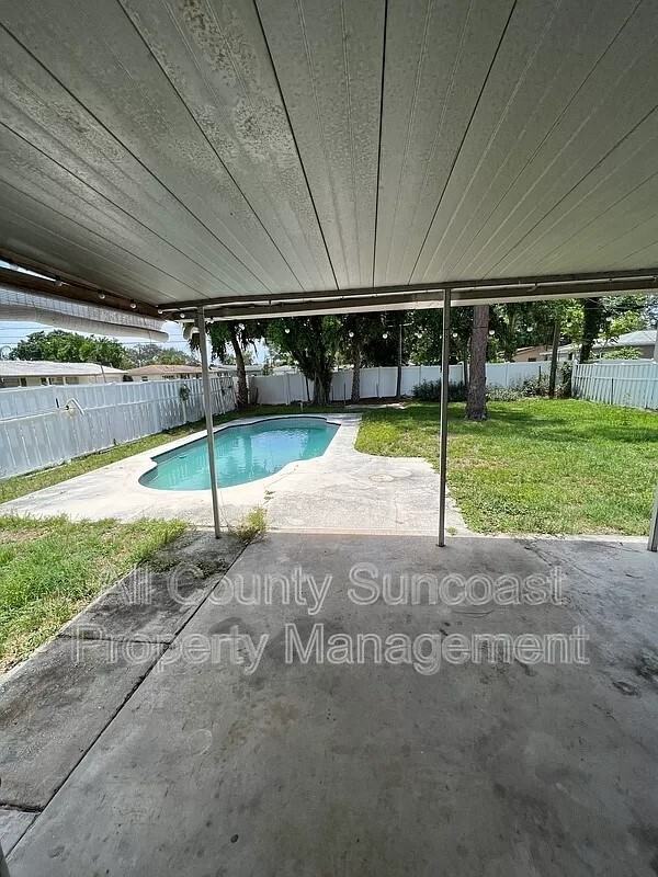 170 80th Ave N - Photo 3 of 8