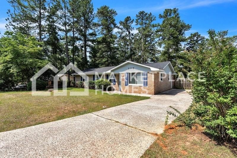 2305 Prague Ct - Photo 2 of 20