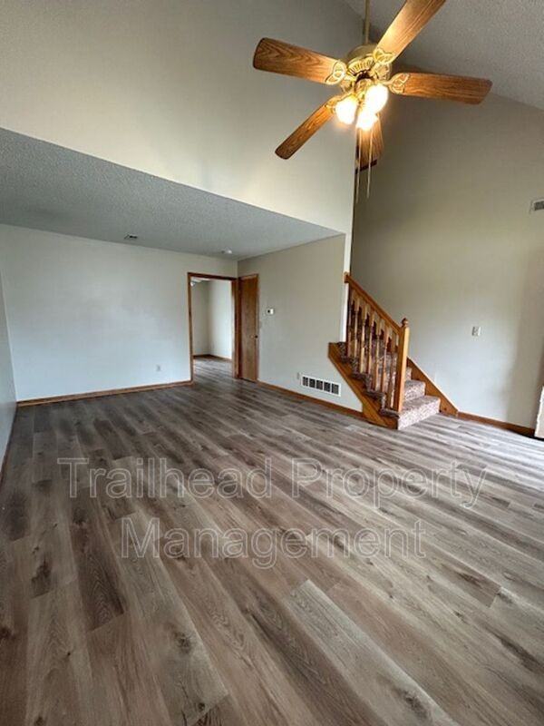 1113 Dean Dr - Photo 3 of 19