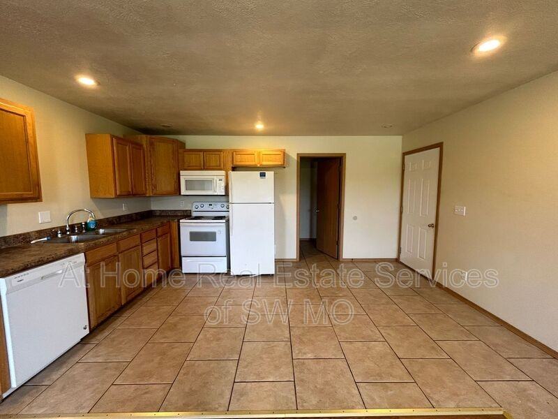 5692 N Purple Ln - Photo 3 of 10