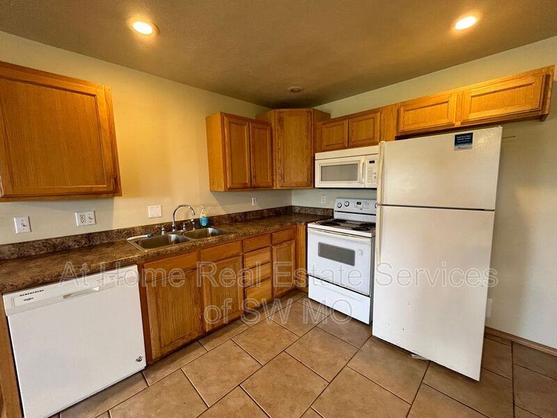 5692 N Purple Ln - Photo 4 of 10