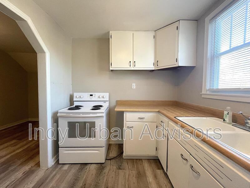 101 S Bancroft St - Photo 7 of 10