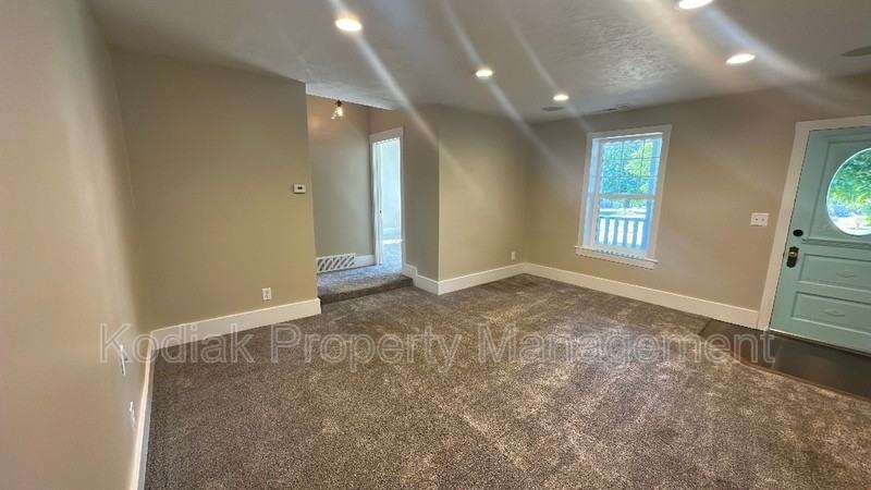 312 Ne - Photo 5 of 22