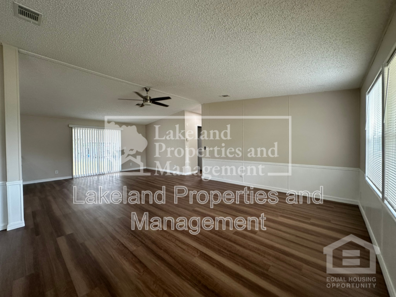 2055 Berry Hill Ln - Photo 3 of 17