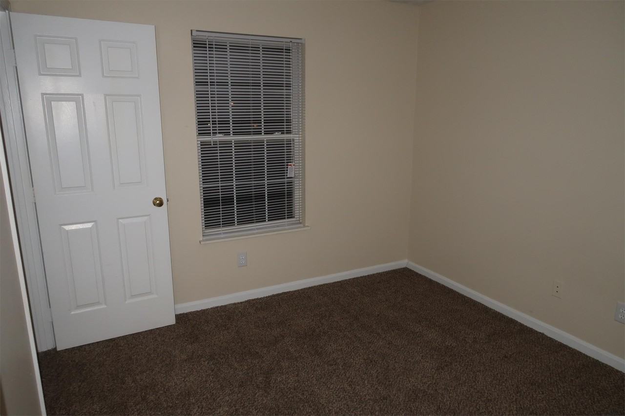 4111-5 Blue Lick Court - Photo 6 of 9